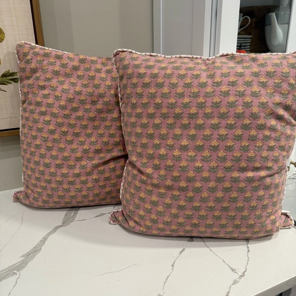 Artistic Accents, 20”x20” Throw Pillow Set with inserts patterns front and back